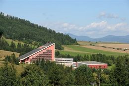 Wczasy na Słowacji: Hotel Maj*** - Liptowski Jan, baseny termalne, Dziecko gratis!                      
